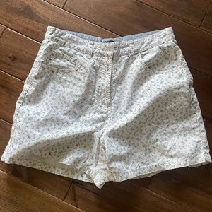 Tommy Hilfinger white w blue flowers shorts